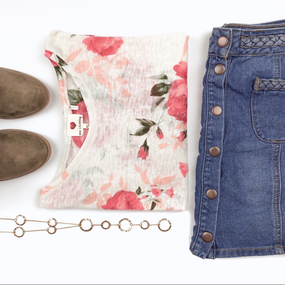 One Clothing Floral Cropped Top Size XL